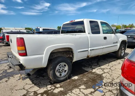 2001 GMC Sierra C2500 Heavy Duty из США, поврежденный, VIN 1GTHC29111E343034